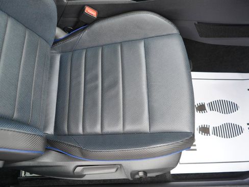 Used 2023 Volkswagen Golf R image 65