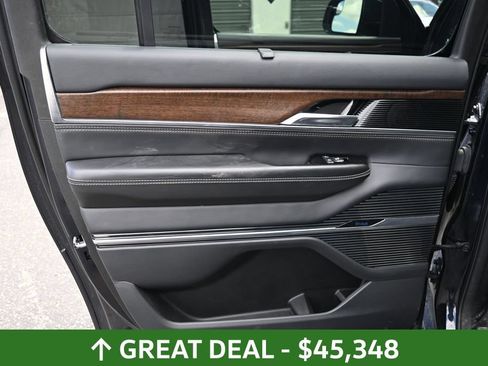 Used 2023 Jeep Grand Wagoneer L Series II AWD/4WD image 21