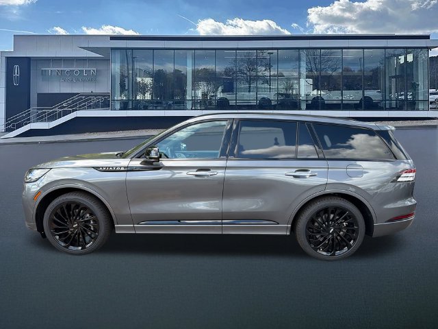New 2027 Lincoln Aviator Reserve w/ Luxury Package RWD image 4