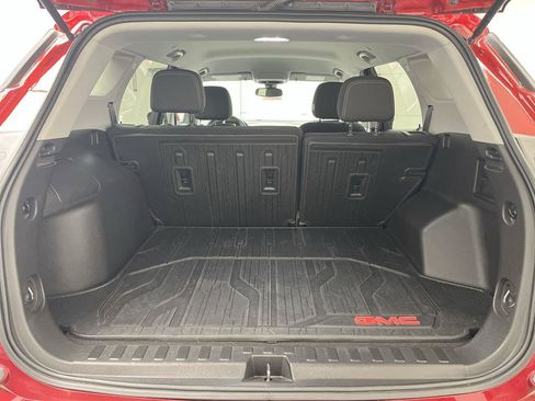 Certified 2023 GMC Terrain SLE w/ Driver Convenience Package AWD/4WD image 3