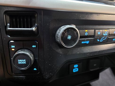 Used 2021 Ford F150 XLT AWD/4WD image 37