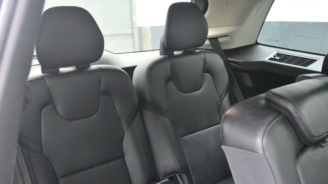 Used 2018 Volvo XC90 T6 Momentum w/ Convenience Package AWD/4WD image 18