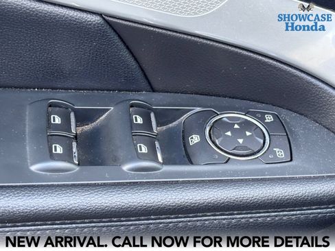Used 2016 Ford Explorer XLT w/ Equipment Group 202A FWD image 13