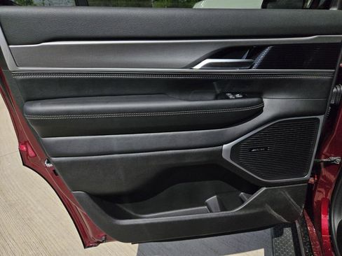New 2026 Jeep Grand Wagoneer 4WD image 13