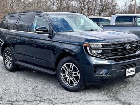 New 2026 Ford Expedition Active image 1