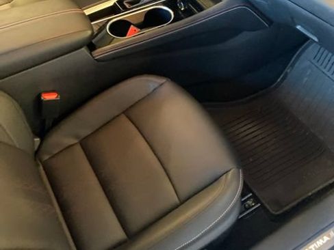 Used 2025 Nissan Altima 2.5 SR w/ SR Premium Package FWD image 11