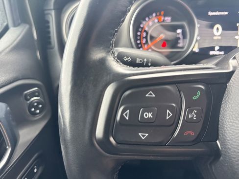 Used 2021 Jeep Gladiator Willys image 29