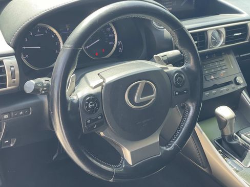 Used 2015 Lexus IS 250 RWD image 4