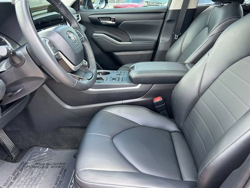 Certified 2026 Toyota Highlander XLE AWD/4WD image 11