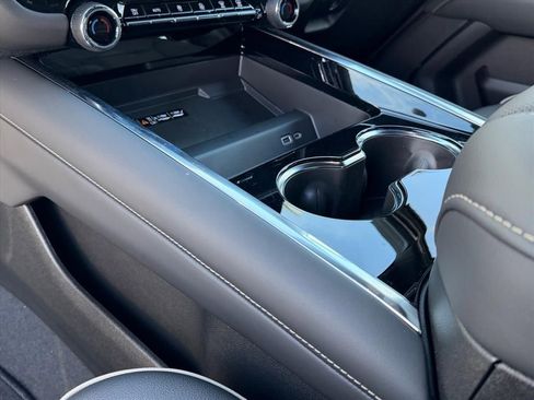 New 2026 Chevrolet Suburban Premier image 14