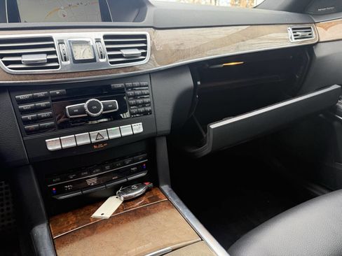 Used 2014 Mercedes-Benz E 350 4MATIC Sedan image 11