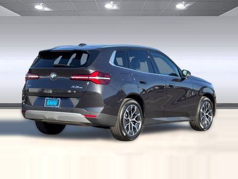 Used 2025 BMW X3 xDrive30i w/ Convenience Package image 9