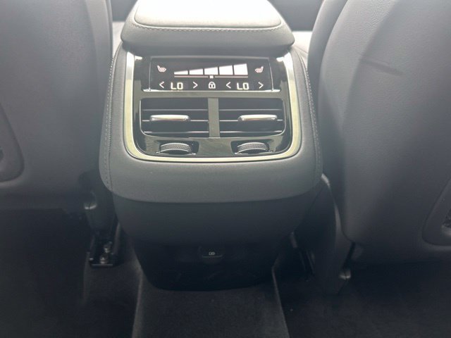 Certified 2025 Volvo XC90 B5 Core AWD/4WD image 16