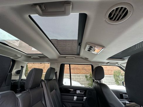 Used 2016 Land Rover LR4 HSE image 22