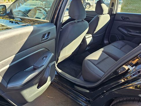 Used 2024 Nissan Altima 2.5 SV image 15