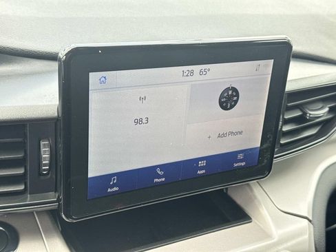 Certified 2023 Ford Explorer XLT RWD image 12