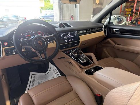 Used 2020 Porsche Cayenne AWD/4WD image 7