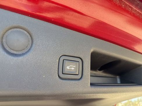 Used 2024 Chevrolet Equinox Premier AWD/4WD image 17