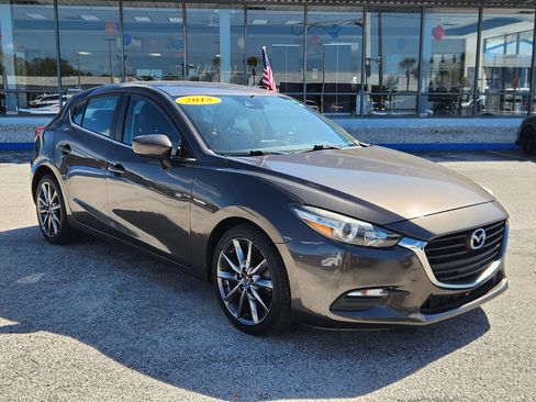 Used 2018 MAZDA MAZDA3 Touring image 8