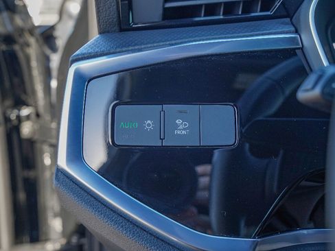 Certified 2025 Audi Q3 2.0T Premium Plus w/ Premium Plus Package image 19