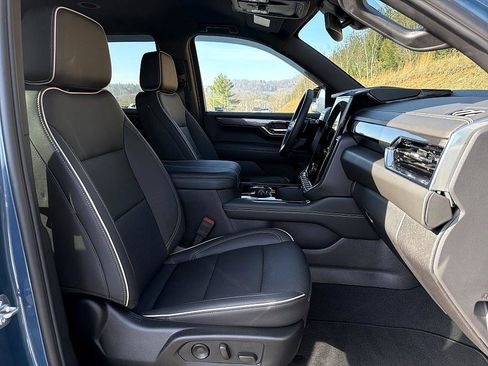 Used 2025 GMC Yukon Elevation image 20