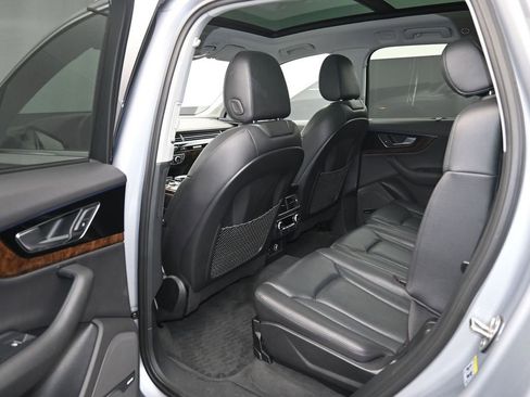 Used 2018 Audi Q7 3.0T Prestige w/ Prestige Package image 12