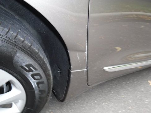 Used 2017 Chrysler Pacifica Touring-L image 9