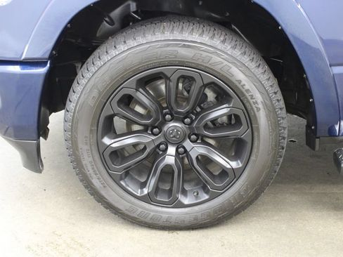 Used 2019 RAM 1500 Laramie w/ Sport Appearance Package AWD/4WD image 28