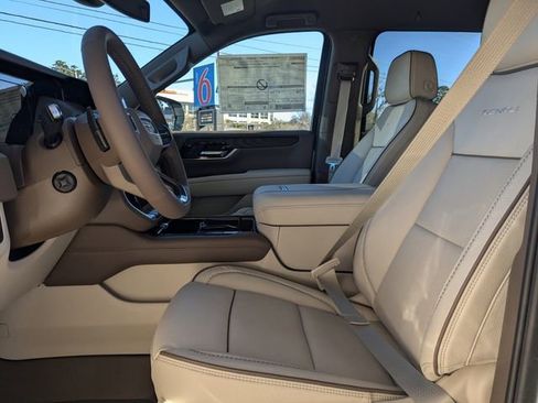 New 2026 GMC Yukon XL Denali w/ LPO, Floor Liner Package image 23