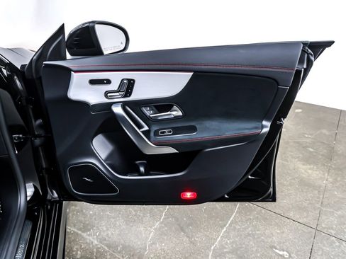 Used 2023 Mercedes-Benz CLA 250 image 25