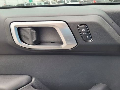 New 2025 Ford Bronco Badlands image 58