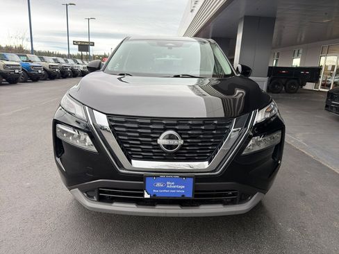 Used 2023 Nissan Rogue SV image 2