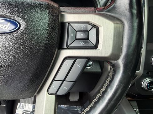 Used 2017 Ford F150 Platinum w/ Equipment Group 701A Luxury AWD/4WD image 18