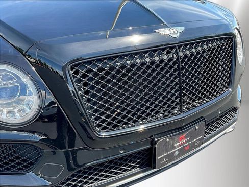 Used 2019 Bentley Bentayga AWD/4WD image 31