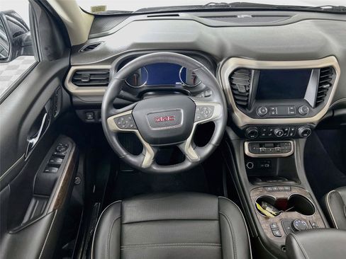 Used 2021 GMC Acadia Denali w/ Denali Ultimate Package AWD/4WD image 23