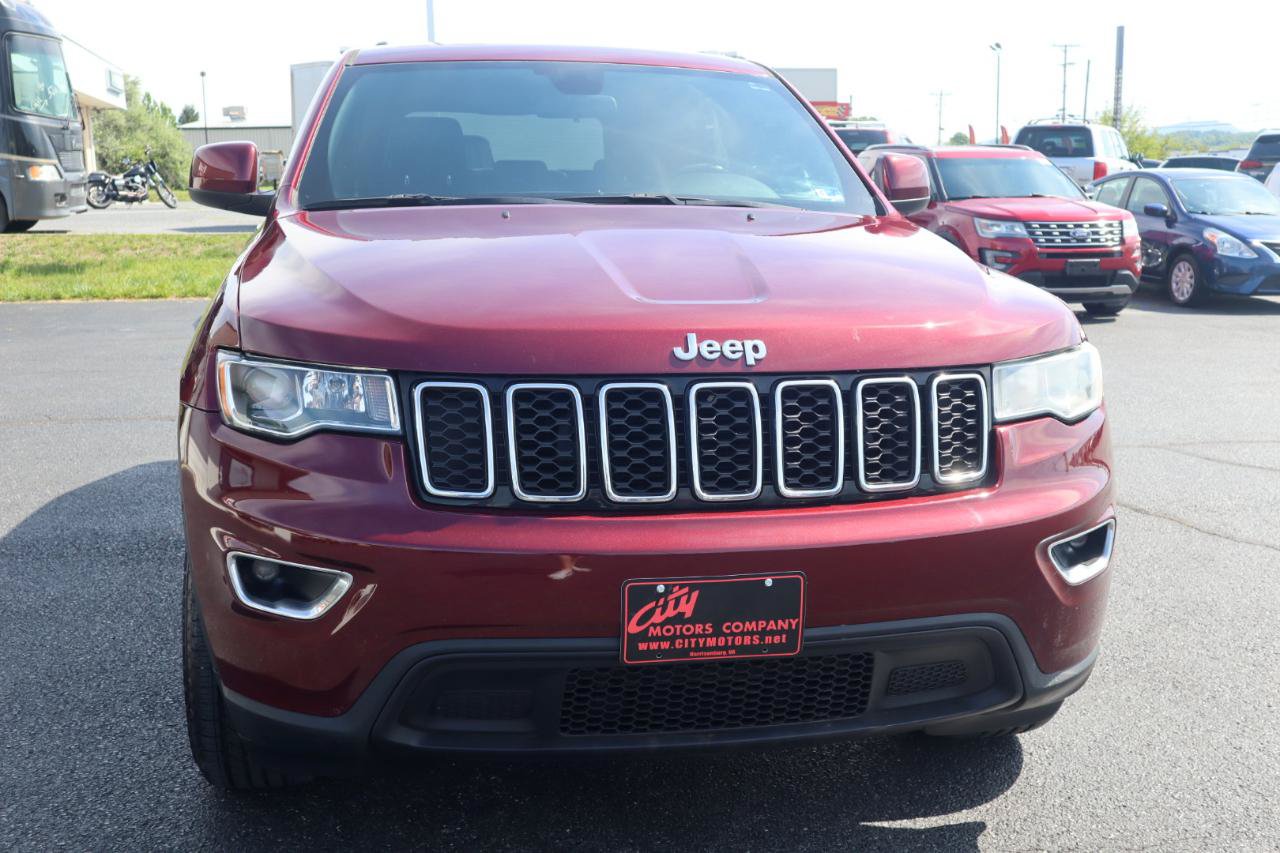 Used 2018 Jeep Grand Cherokee Laredo AWD/4WD image 22