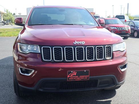 Used 2018 Jeep Grand Cherokee Laredo AWD/4WD image 22