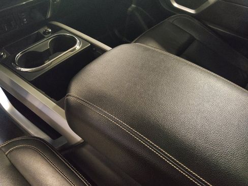 Used 2016 Nissan Titan PRO-4X w/ Pro-4x Convenience Package image 26