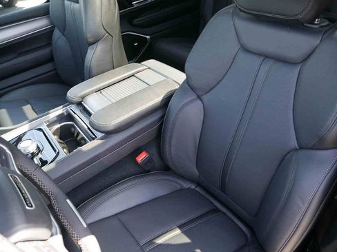 New 2026 Jeep Grand Wagoneer Limited w/ Premium Group II AWD/4WD image 31