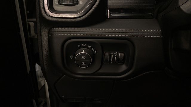 Used 2022 RAM 3500 Limited AWD/4WD image 24