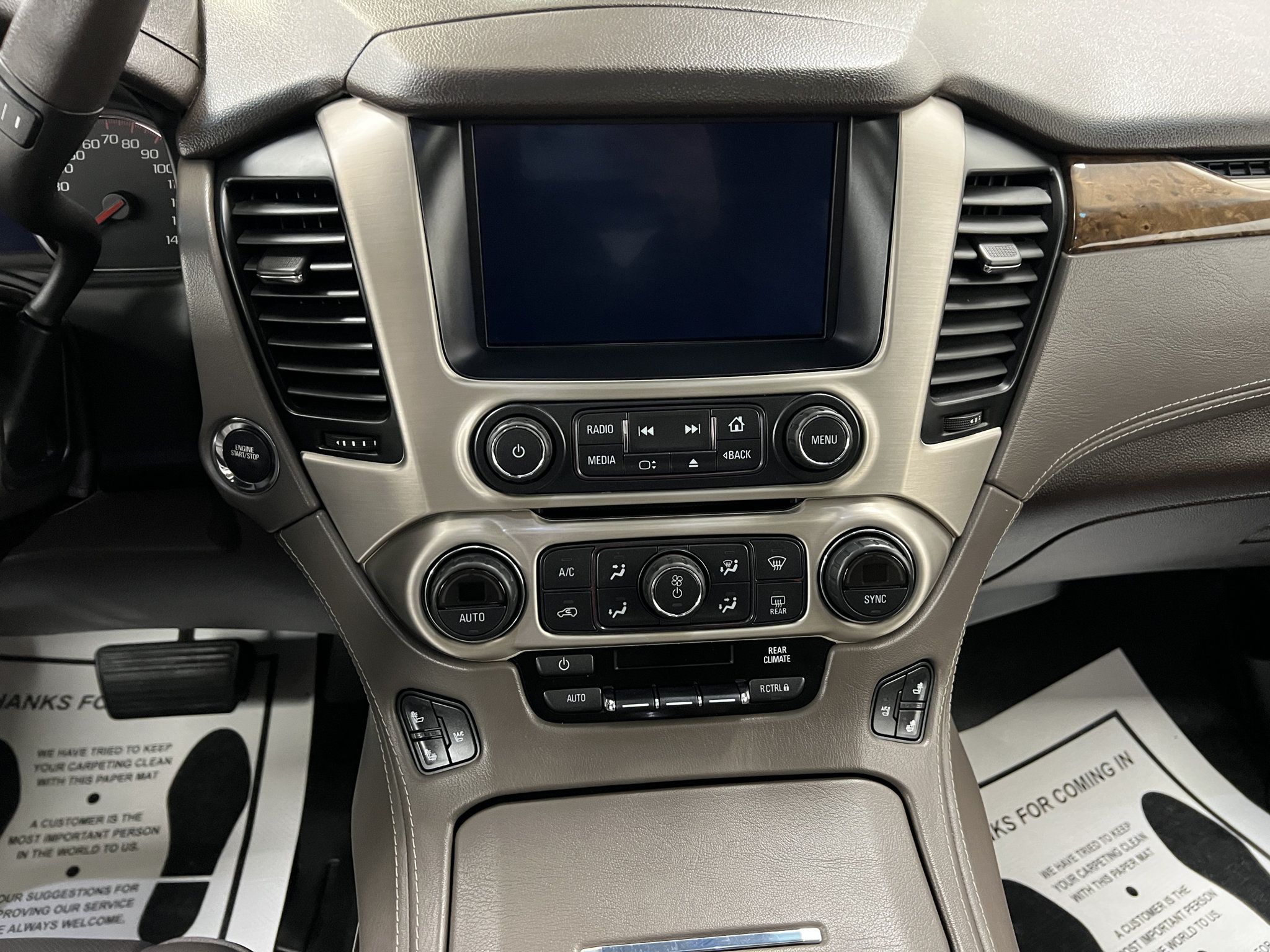 Used 2016 GMC Yukon XL Denali w/ Open Road Package AWD/4WD image 10