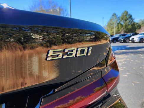 Used 2022 BMW 530i xDrive w/ M Sport Package image 31