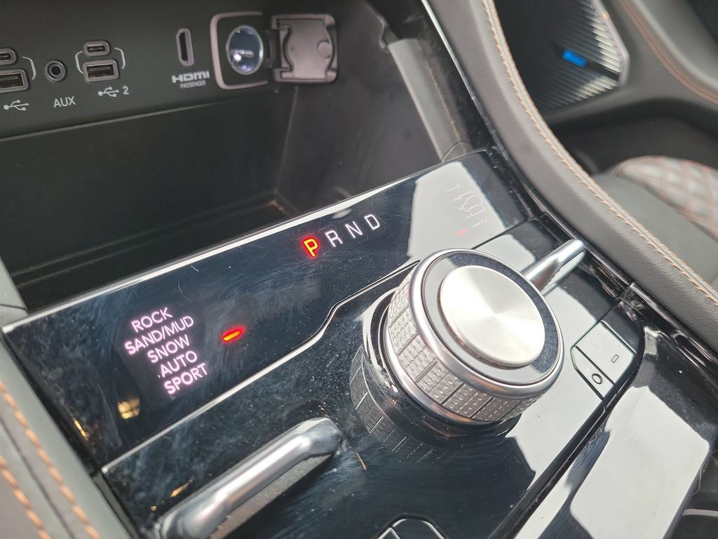 Used 2023 Jeep Grand Cherokee Summit AWD/4WD image 32