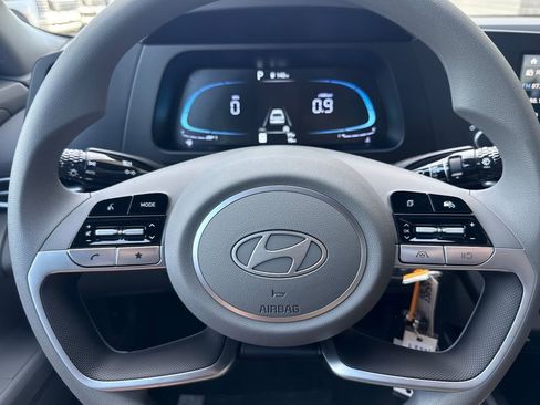 New 2026 Hyundai Elantra SE image 18