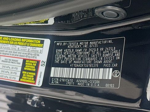 Used 2025 Toyota Camry SE image 32