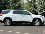 Certified 2020 Chevrolet Traverse LT w/ Driver Confidence II Package image 3