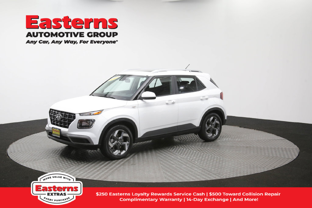 Used 2025 Hyundai Venue SEL FWD image 60