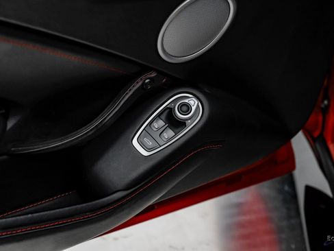 Used 2019 Aston Martin V8 Vantage Coupe image 80