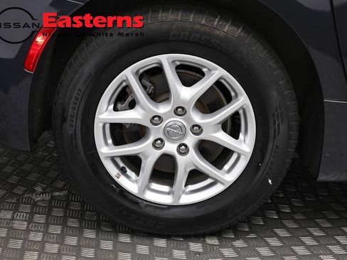 Used 2020 Chrysler Pacifica Touring-L FWD image 32
