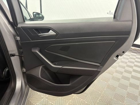 Used 2024 Volkswagen Jetta SE FWD image 17